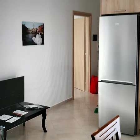 Taurasi White * Sarandë