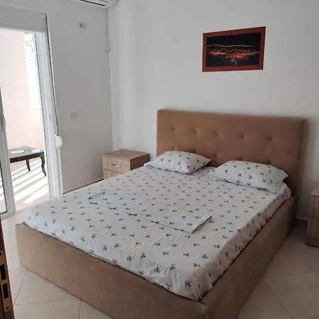 Taurasi White Apartment Sarande