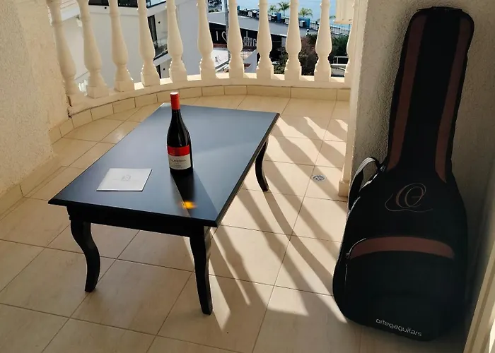 Daire Taurasi White *